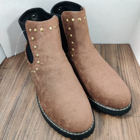 SEVEN7 Romanoff Waterproof Ankle Boot Faux‎ Suede Brown Studs Neoprene Lug Sole - Picture 2 of 16